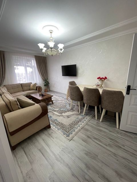 Satılır 4 otaqlı köhnə tikili 85 m² — Bakı