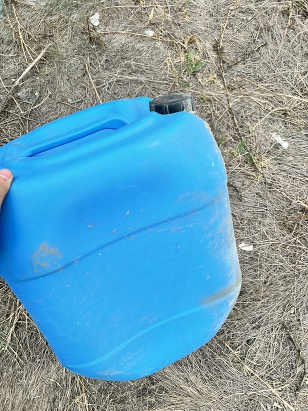 Mavi plastik kanistrlər (bidonlar) - Həcmi: təxmini 20–30 litr — Su çənləri, kanisterləri, bochkalar, Sumqayıt (3)