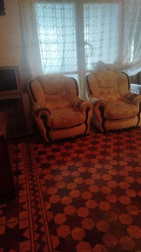 İcarəyə verilir 4 otaqlı köhnə tikili 110 m² — Bakı