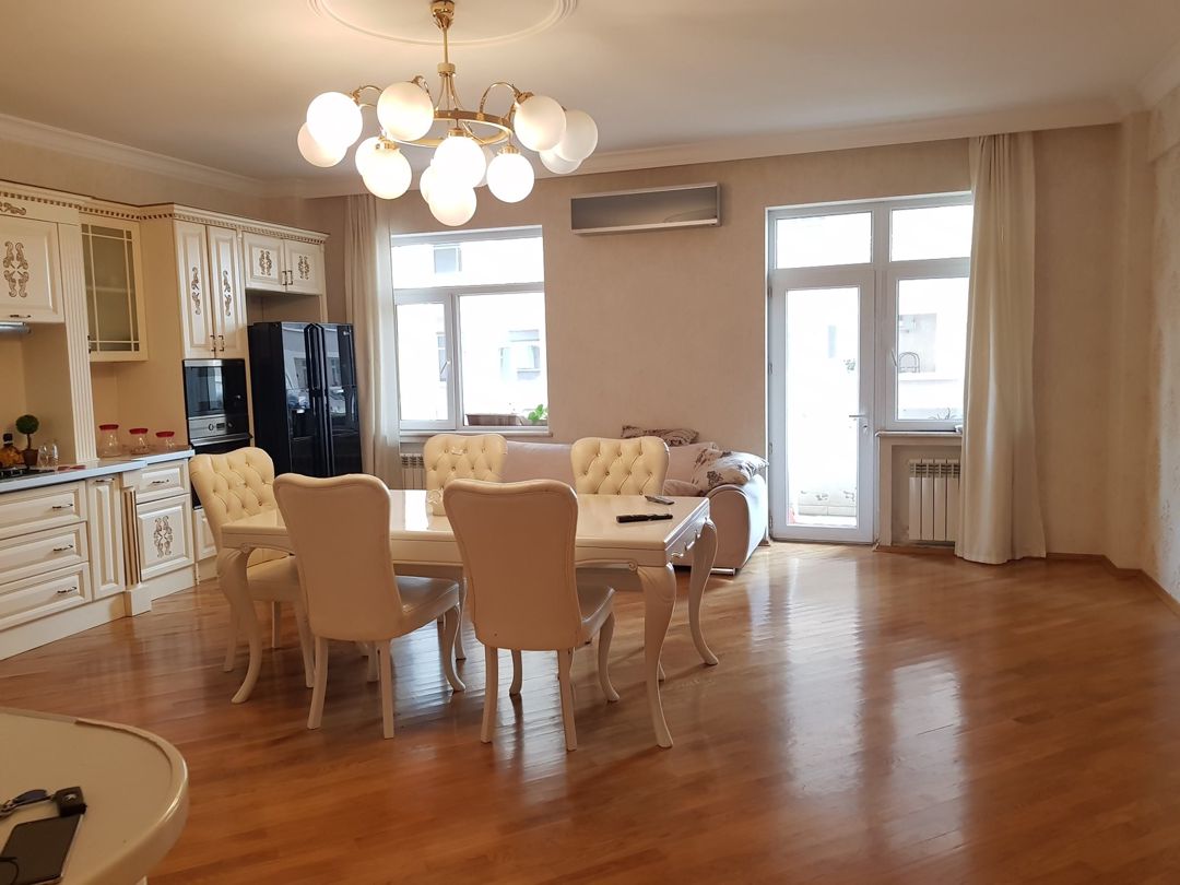 Satılır 4 otaqlı yeni tikili 206 m² — Mənzil, Bakı (9)
