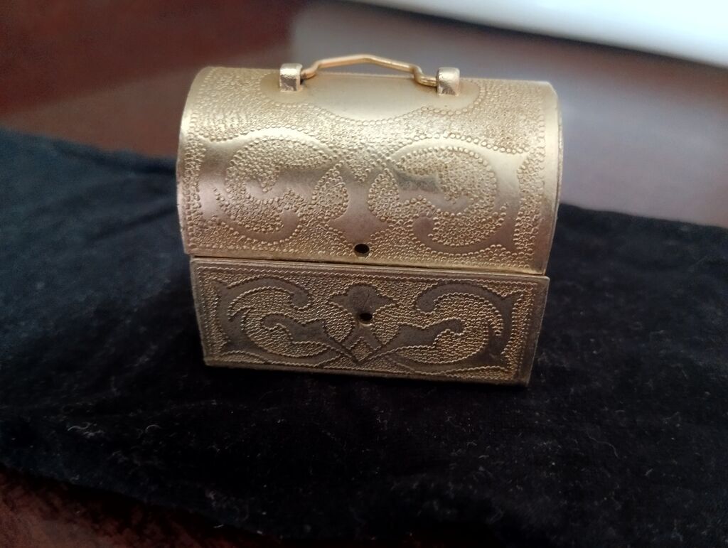 Metal miniatür sandıq – zərgərlik/qutu 1970 ci illerin,4.5 sm uzunluğu — Pul qutusunun və şkatulyalar, Bakı (2)