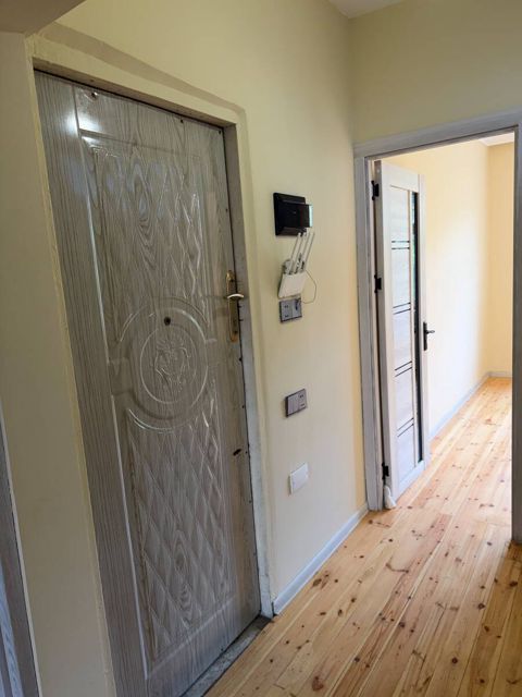 Satılır 2 otaqlı köhnə tikili 60 m² — Bakı