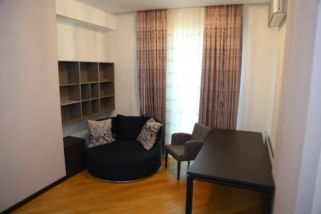 İcarəyə verilir 4 otaqlı yeni tikili 270 m² — Mənzil, Bakı (8)