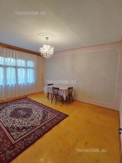 Satılır 3 otaqlı Bina evi menzil (Köhnə tikili), 70 m², 10-cu mikrorayon — Sumqayıt