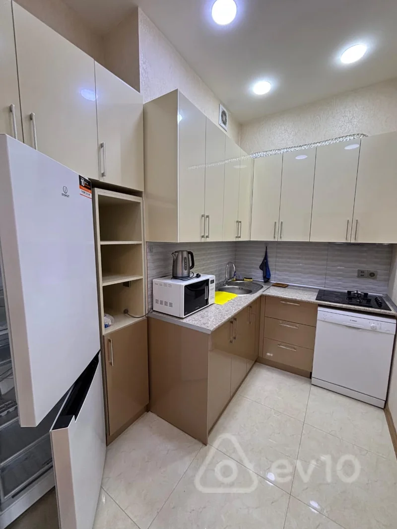 2 otaqlı mənzil, 65 m², Fəzail Bayramov küçəsi — kirayə — Mənzil, Bakı (5)