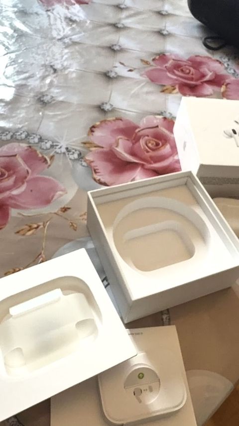 Məhsul: Apple AirPods Pro (2-ci nəsil) – MagSafe şarj qutusu ilə — İmişli