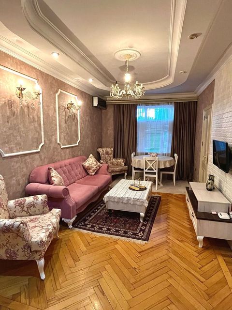 Satılır 3 otaqlı köhnə tikili 75 m² — Bakı