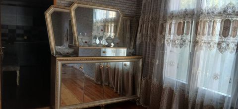 Klassik üslubda qonaq otağı üçün vitrin və konsol dəsti - Konsol: Ön — Ağcabədi