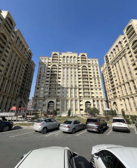 Satılır 3 otaqlı yeni tikili 125 m² — Bakı
