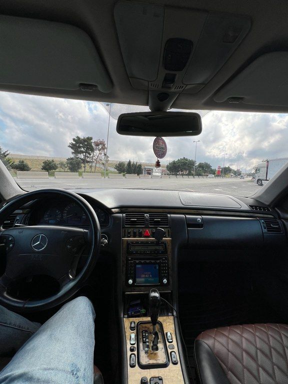 Mercedes E 320, 3.2 L, 2001 il, 380 000 km 90-UU-951 — Avtomobillər, Bakı (6)