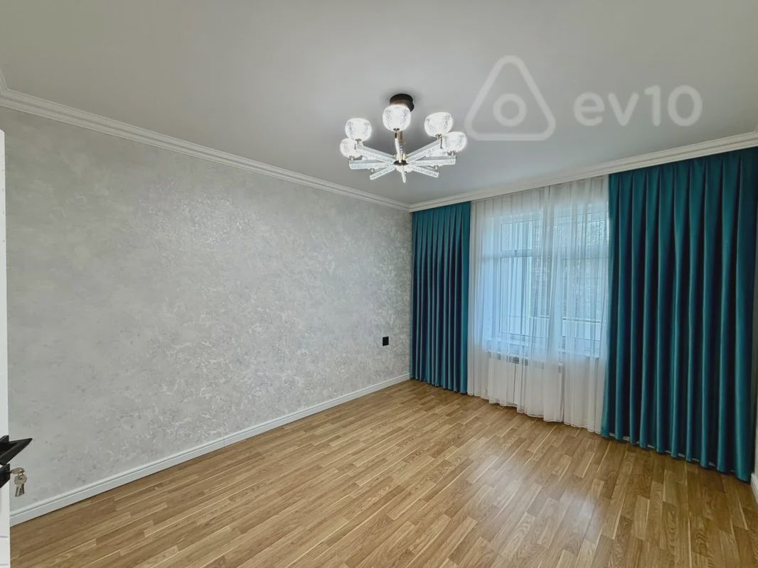 For sale: 2-room apartment (old building), 65 m² — Mənzil, Bakı (12)