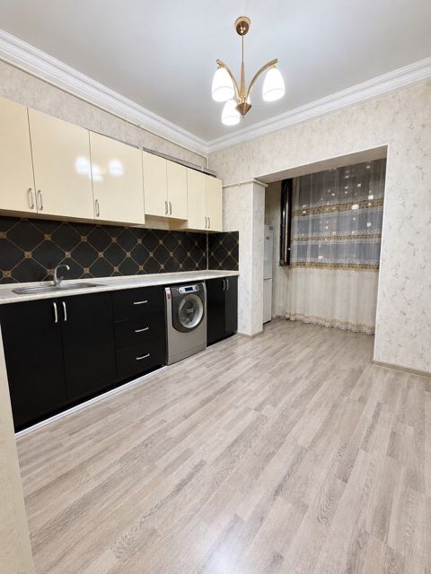 Satılır 2 otaqlı köhnə tikili 65 m² — Bakı