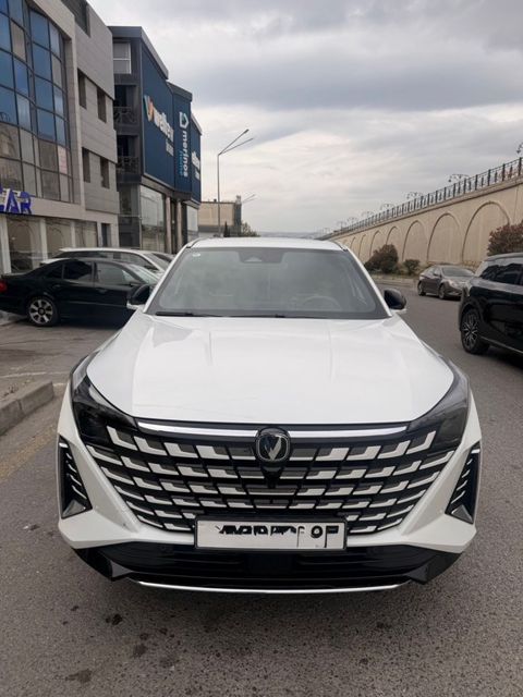 Changan Uni-Z, 1.5 L, 18.4 kWh, 2025 il, 14 777 km — Bakı