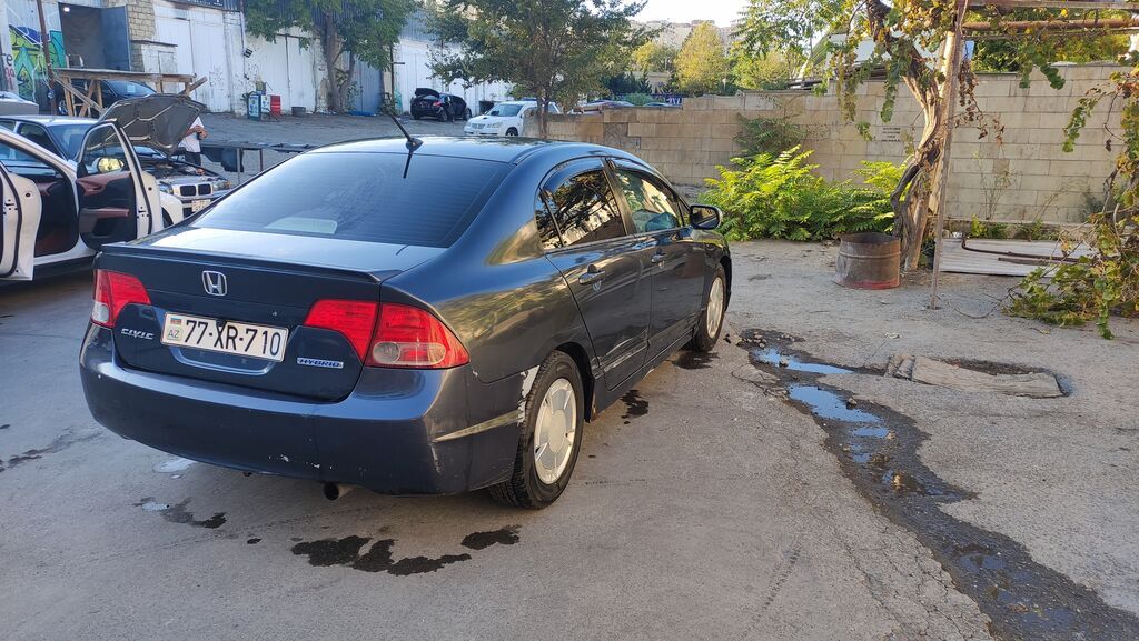 Honda Civic: 1.3 l 2006 il Sedan 77-XR-710 — Avtomobillər, Bakı (4)
