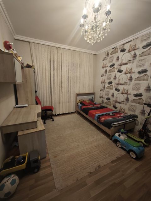 Satılır 3 otaqlı köhnə tikili 72 m² — Bakı