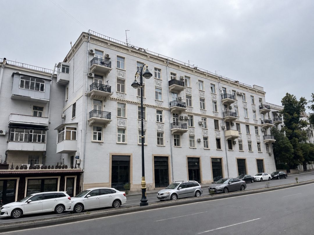 Satılır 3 otaqlı köhnə tikili 90 m² — Mənzil, Bakı
