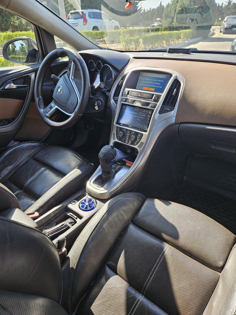 Opel Astra, 1.6 L, 2013 il, 289 000 km 10-MA-957 — Avtomobillər, Bakı (11)