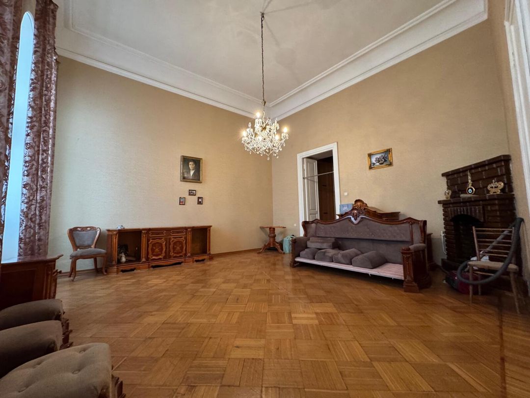 Satılır 5 otaqlı köhnə tikili 190 m² — Mənzil, Bakı (9)