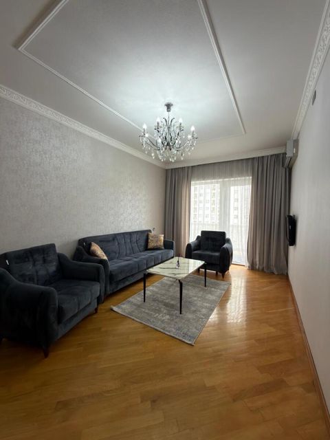 Satılır 3 otaqlı köhnə tikili 85 m² — Bakı