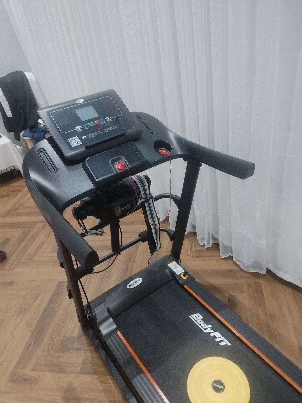 BodyFit qaçış trenajoru - Kompakt, qatlanan konstruksiya: saxlama — Koşu simulyatorları, Bakı (2)