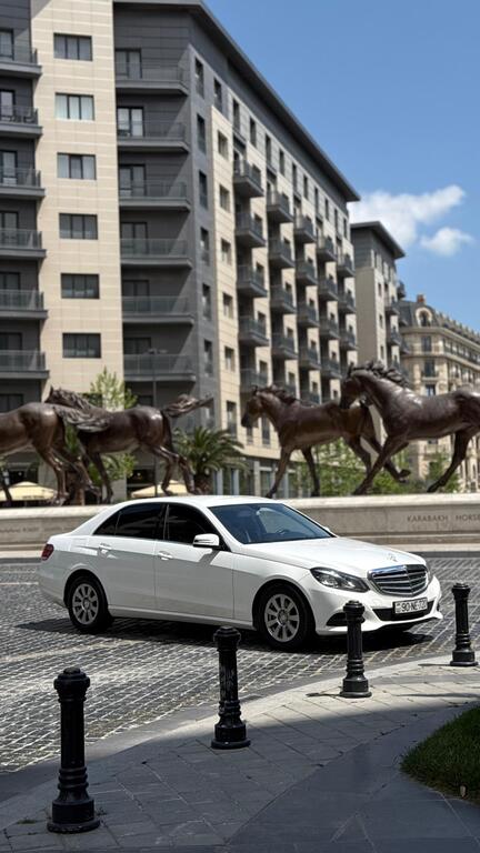 Mercedes E 220 4MATIC, 2.1 L, 2014 il, 570 000 km 90-NE-720 — Avtomobillər, Bakı (2)
