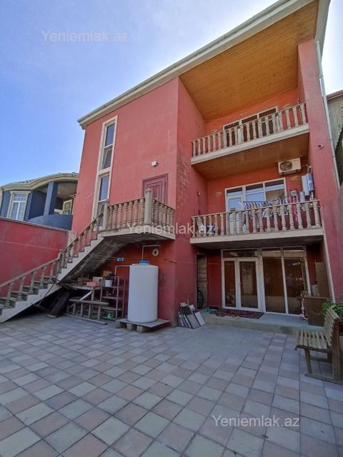 Satılır 10 otaqlı Həyət evi / Villa, 300 m², Suraxanı rayonu — Bakı