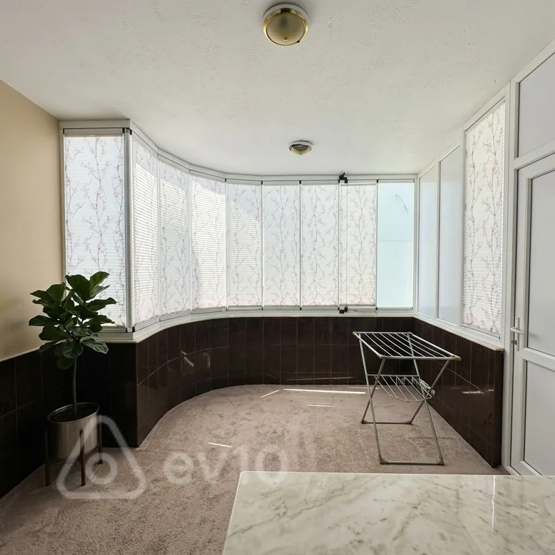 3 otaqlı mənzil, 140 m², Özbəkistan küçəsi — kirayə — Mənzil, Bakı (12)