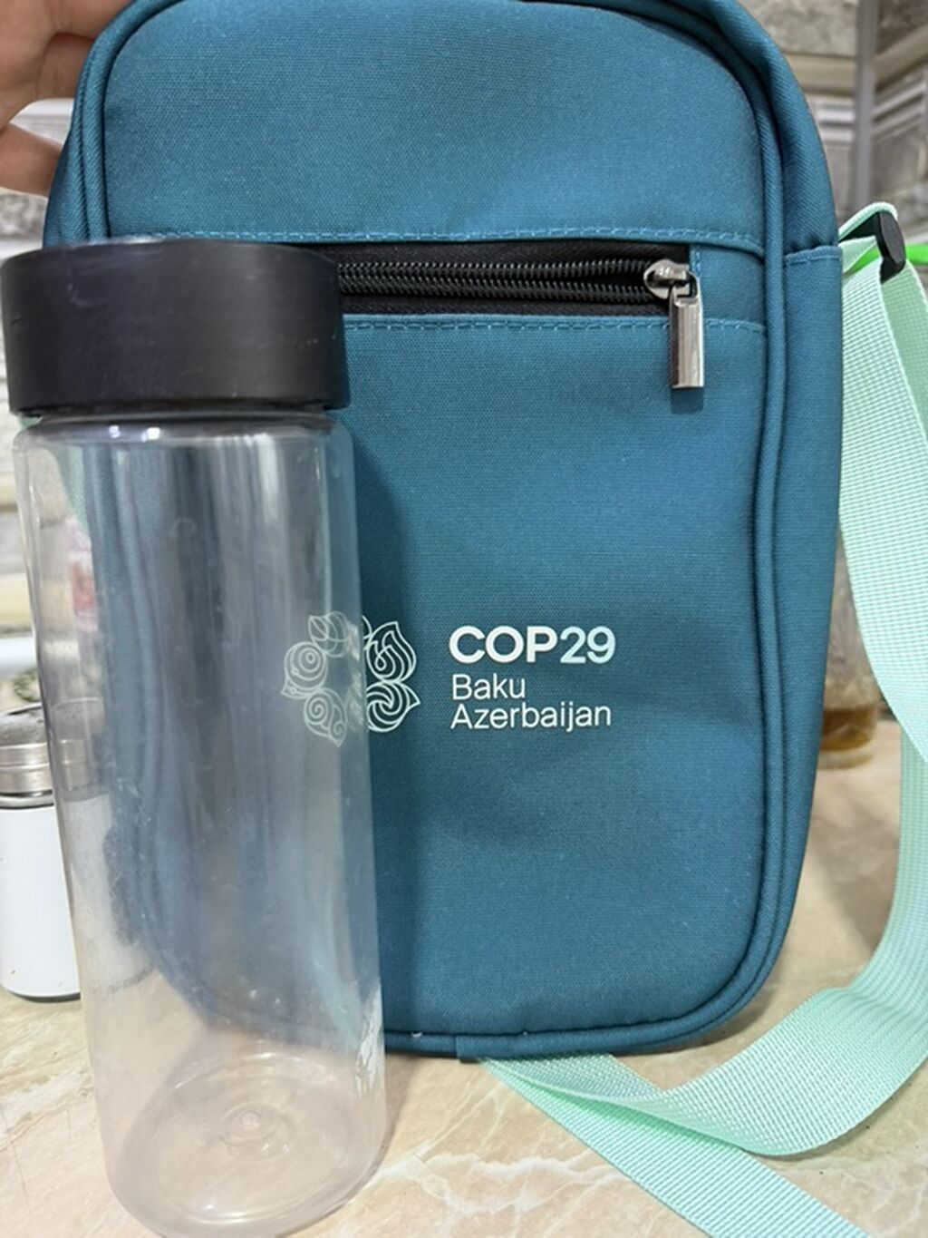 COP29 Baku Azerbaijan yazılı çiyin çantası - Rəng: tünd mavi-göy — Çantalar, çamadanlar, cüzdanlar, Masazır (5)