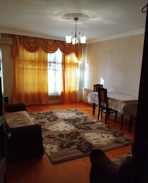 Satılır 2 otaqlı köhnə tikili 50 m² — Bakı