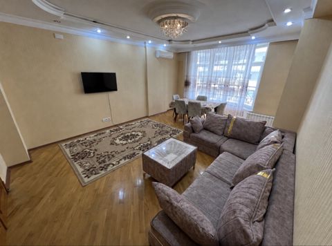 Satılır 3 otaqlı yeni tikili 120 m² — Bakı