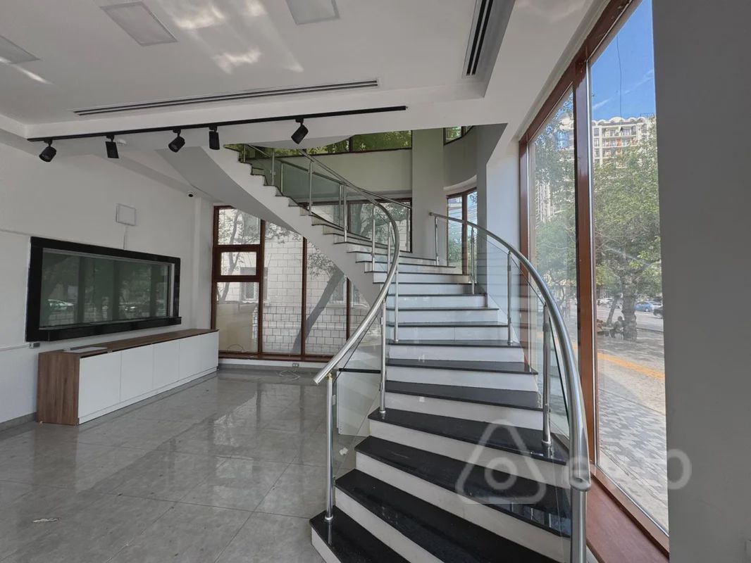 For rent: commercial property, 1 400 m² — Əmlak, Bakı (12)