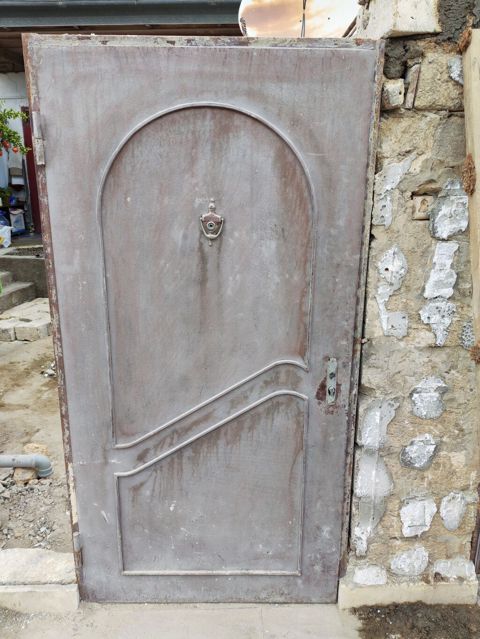 Metal qapı – həyət və girişlər üçün - Material: qalın metal/sac — Masazır
