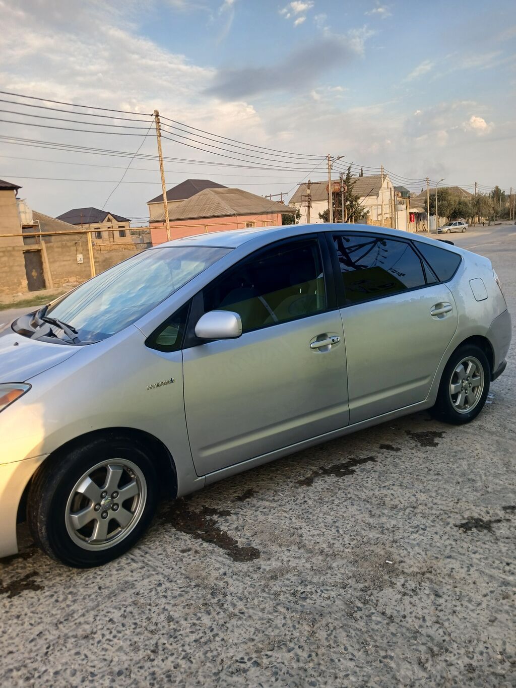 Toyota Prius (2-ci nəsil) – gümüşü rəng, hibrid hetçbek. Texniki 99-EY-958 — Avtomobillər, Bakı (5)