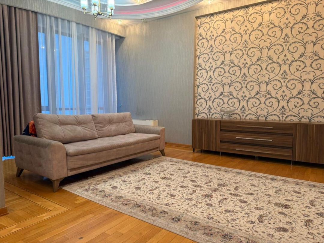 İcarəyə verilir 4 otaqlı yeni tikili 200 m² — Mənzil, Bakı (2)