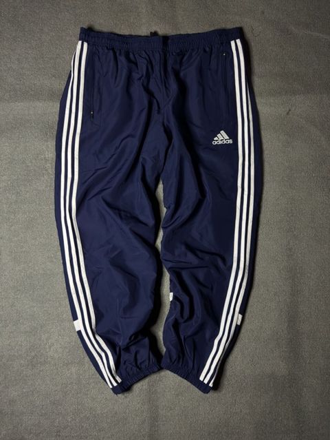 Adidas idman şalvarı Ölçü:XL yep-yeni vəziyyətdədir — Bakı