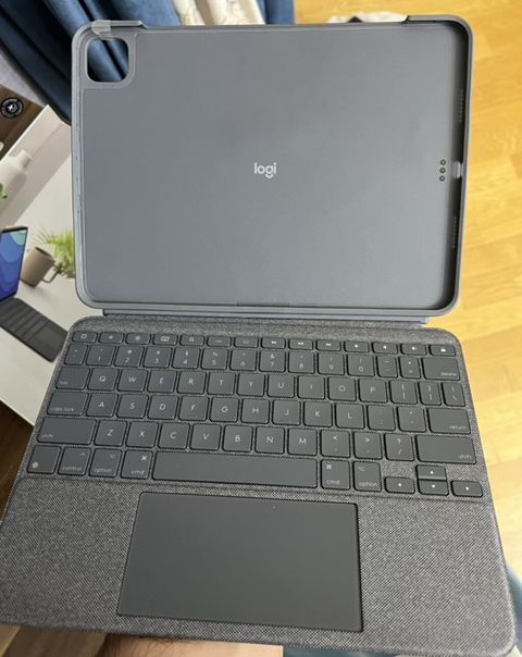 Logitech Combo Touch – iPad Pro 11" üçün klaviaturalı qoruyucu futlyar — Bakı