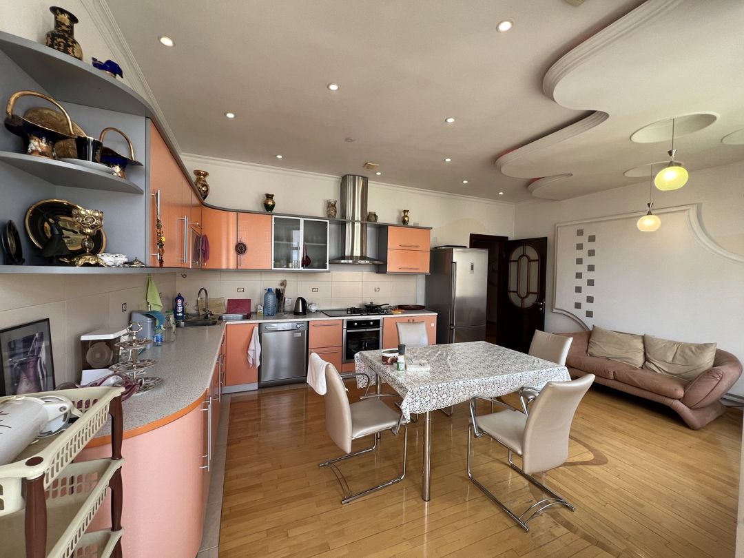 Satılır 4 otaqlı yeni tikili 200 m² — Mənzil, Bakı (5)