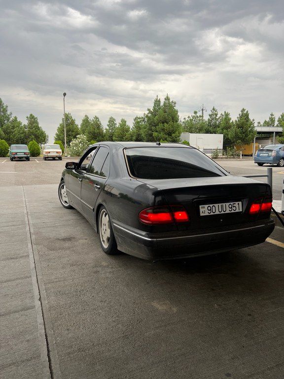 Mercedes E 320, 3.2 L, 2001 il, 380 000 km 90-UU-951 — Avtomobillər, Bakı (12)