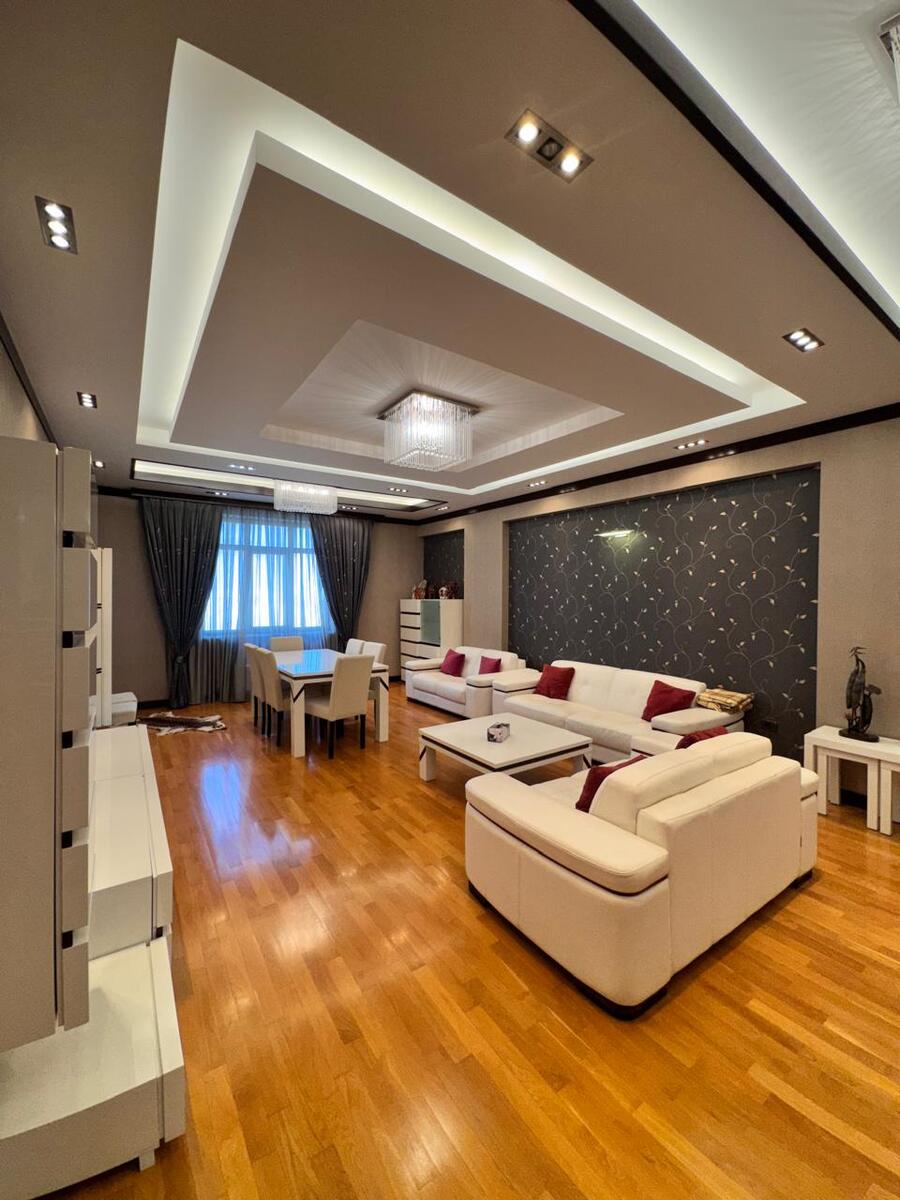 Satılır 4 otaqlı yeni tikili 222 m² — Mənzil, Bakı