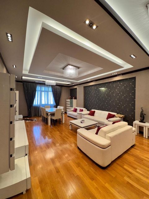 Satılır 4 otaqlı yeni tikili 222 m² — Bakı