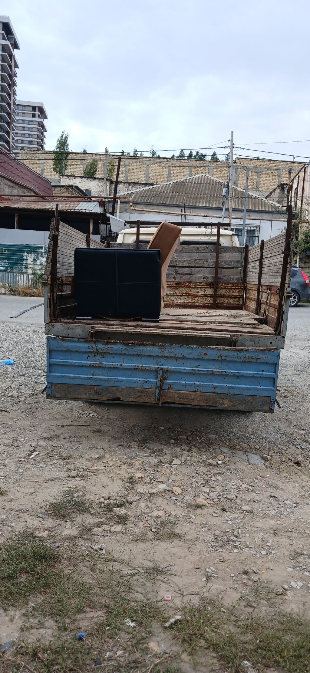 Yükdaşıma üçün kiçik tonnajlı bortlu yük maşını - Markası/modeli 90-TR-676 — Yük maşınları, Bakı (3)
