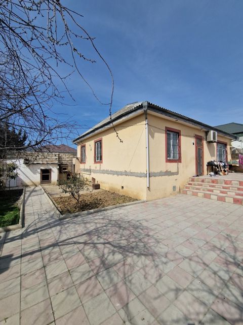 Satılır 4 otaqlı həyət evi/bağ evi 135 m² — Bakı