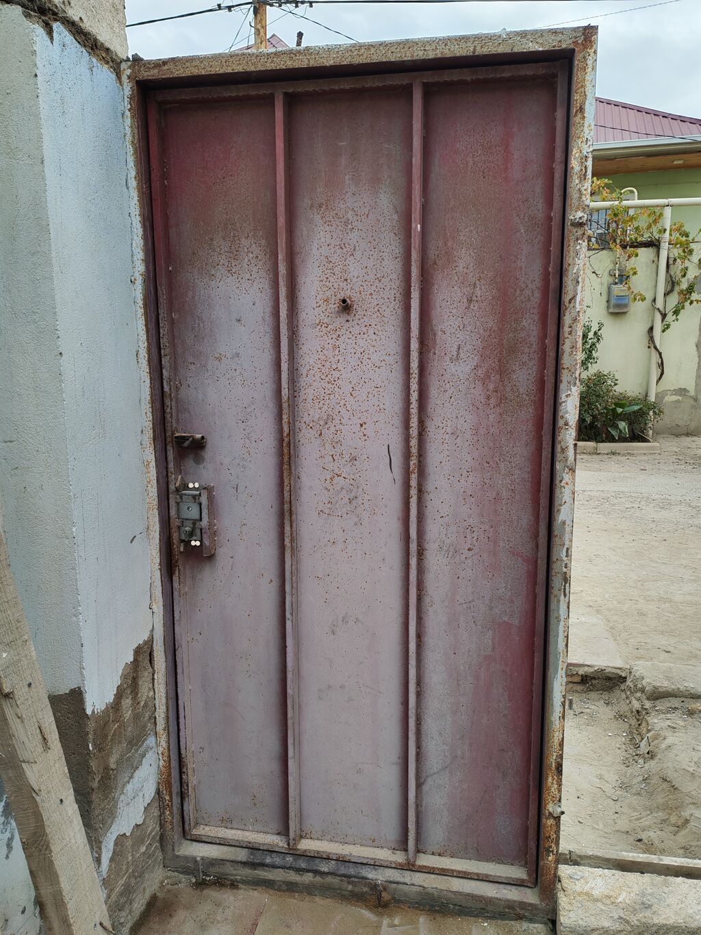 Metal qapı – həyət və girişlər üçün - Material: qalın metal/sac — Pəncərələr, qapılar, balkonlar, Masazır (2)