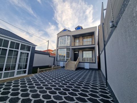 Satılır 7 otaqlı həyət evi/bağ evi 214 m² — Bakı