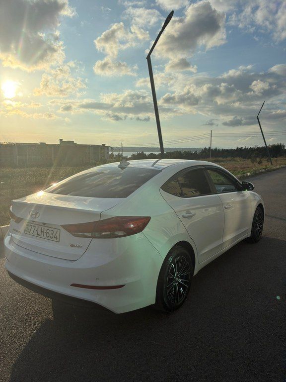 Hyundai Avante, 1.6 L, 2016 il, 165 000 km 77-LH-634 — Avtomobillər, Bakı (6)