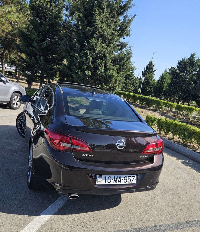 Opel Astra, 1.6 L, 2013 il, 289 000 km 10-MA-957 — Avtomobillər, Bakı (9)