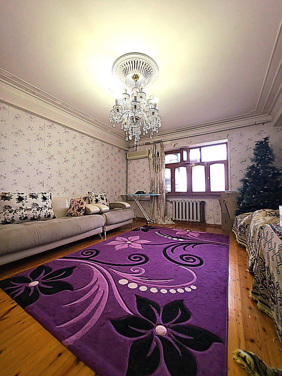 Satılır 4 otaqlı köhnə tikili 110 m² — Mənzil, Bakı