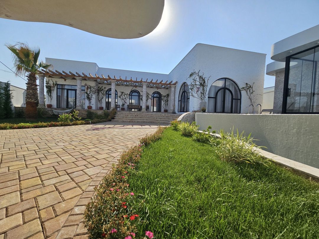 Satılır 4 otaqlı həyət evi/bağ evi 200 m² — Ev, villa, Bakı (3)