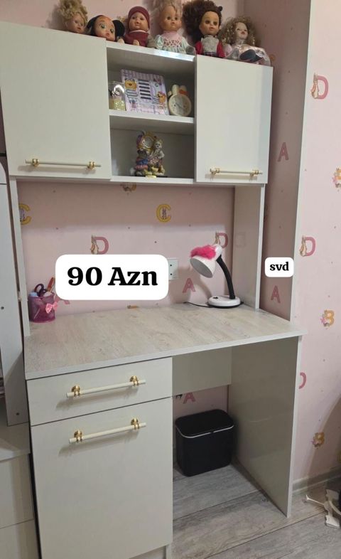Yazı masası satilir .Qiymet 90 Azn.Xirdalan⁹¹³³Sevda — Bakı