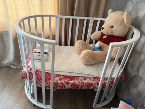Uşaq üçün beşik satılır.Üzərində matras,bortik,tül ve asılan oyuncaq — Mehdiabad